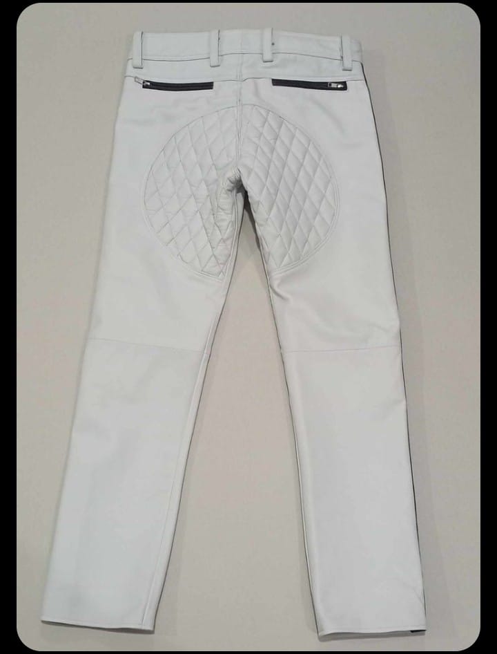 LEATHER PHOUCHES PANT.
